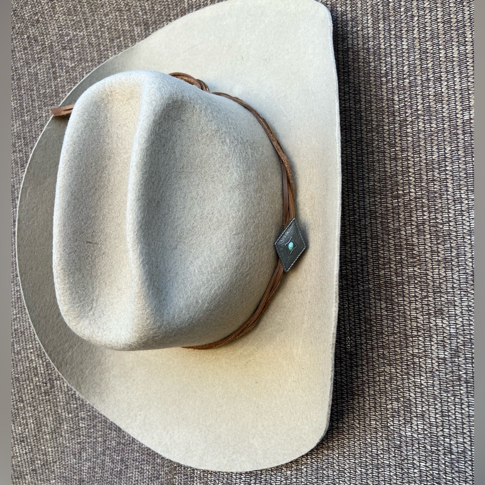 idyllwind hat W/ Silver Tone turquoise Leather concho RARE Women’s USA Made